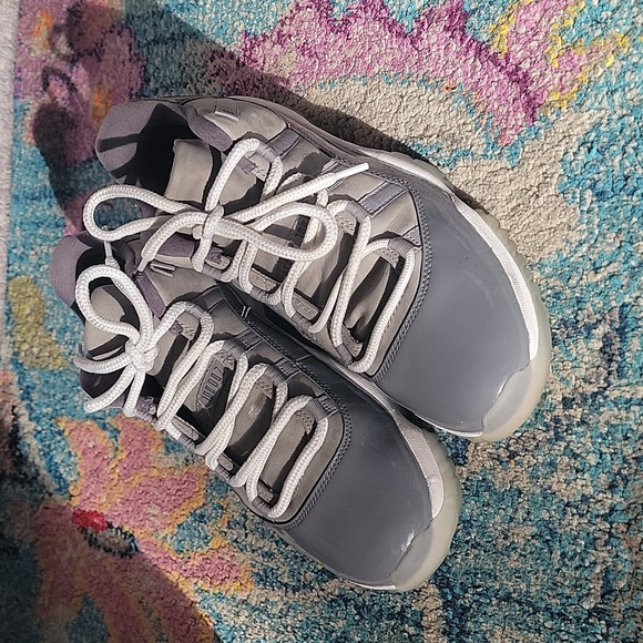 Air Jordan 11 Retro Low - Picture 1 of 9